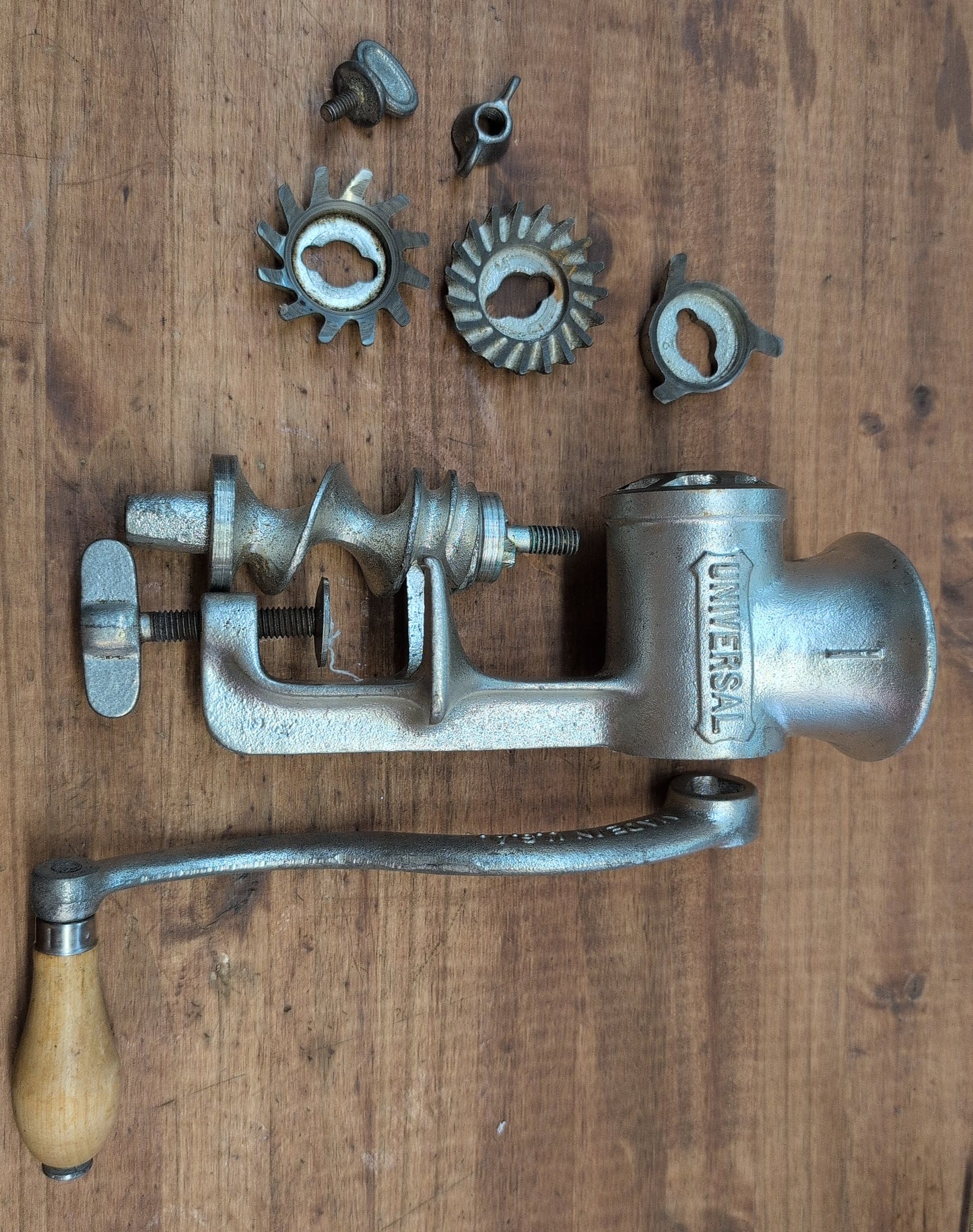 UNIVERSAL Brand Metal Hand Crank Meat Grinder with all Original Attachments. Like New