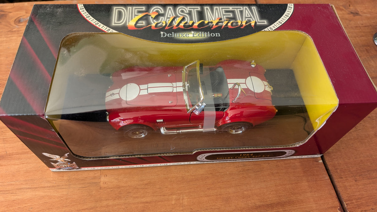Road Signature Deluxe Edition 1:18 Scale Diecast 1963 Shelby Cobra 427 S/C