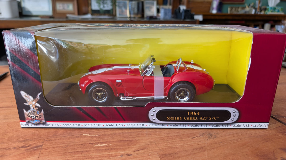 Road Signature Deluxe Edition 1:18 Scale Diecast 1963 Shelby Cobra 427 S/C