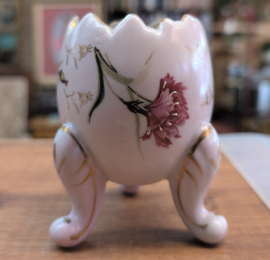 Pink ceramic pink egg