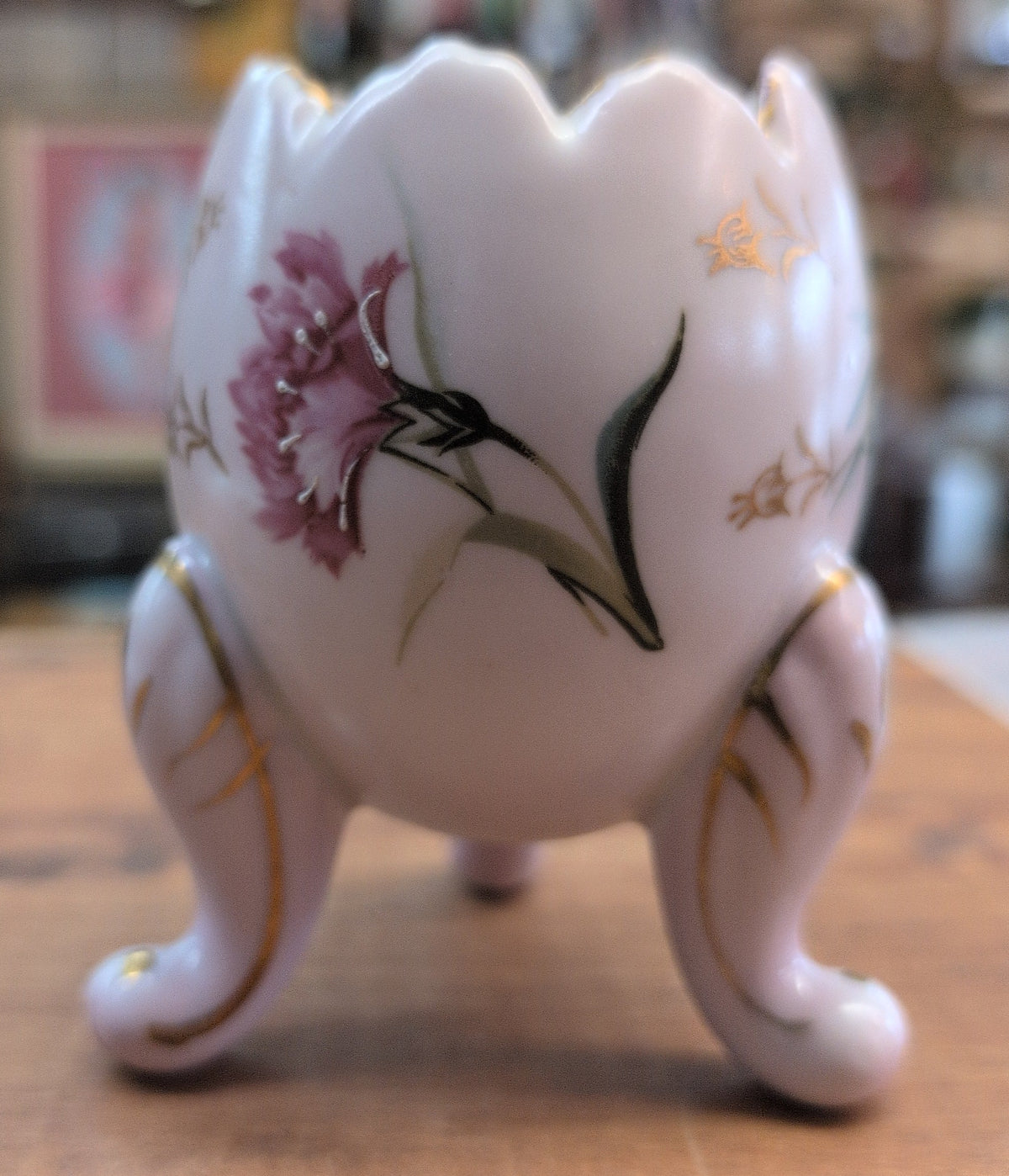 Pink ceramic pink egg